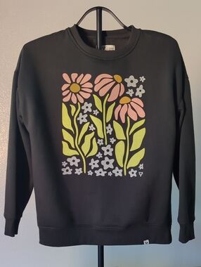 LIV Outdoor Women's "Gabriella" Graphic Crew Neck Sweatshirt Size Small